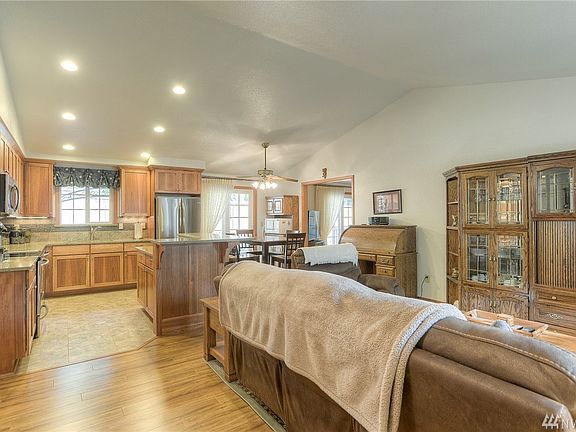 5th image of 3102 Bucknell Ct SE