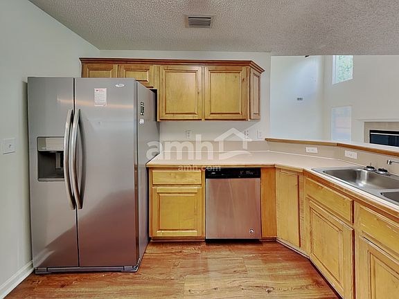 3rd image of 3127 Majestic Oaks Ln
