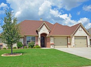 402 River Bank Ln, Granbury, TX 76049