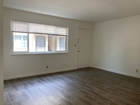 5th image of 1580 Quebec Ct #1