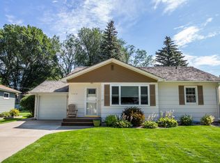 1209 Meredith Dr, Bismarck, ND 58501