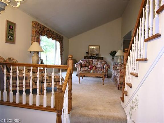 3rd image of 385 Briar Lake Dr