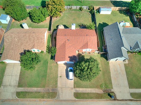 5th image of 2305 Leaf Dr