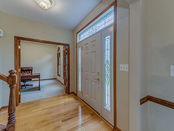 5th image of 415 Aristocrat Dr