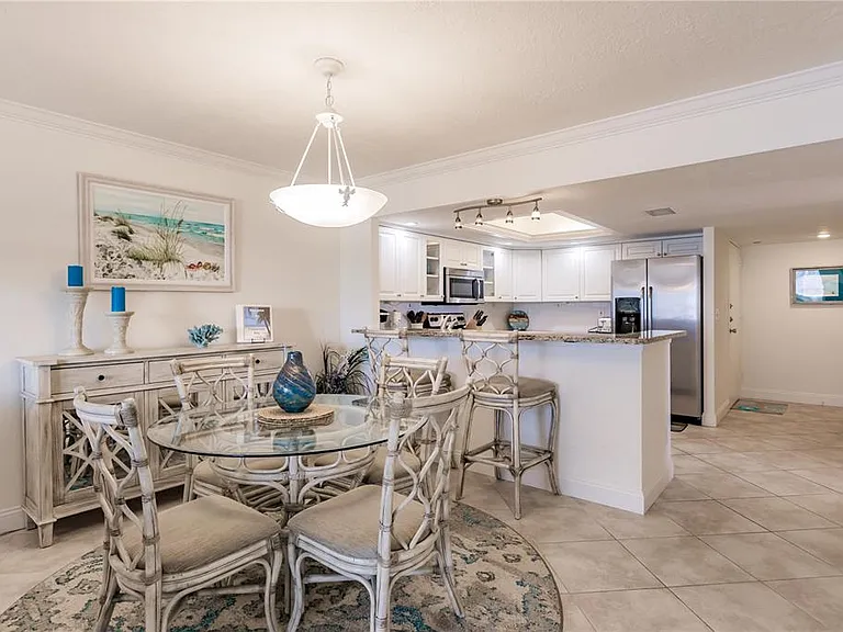 1055 W Peppertree Dr #405AA — Photo 11