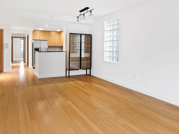 4th image of 483 Washington Ave APT 3B