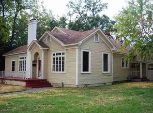 818 N Montgomery St, Gilmer, TX 75644