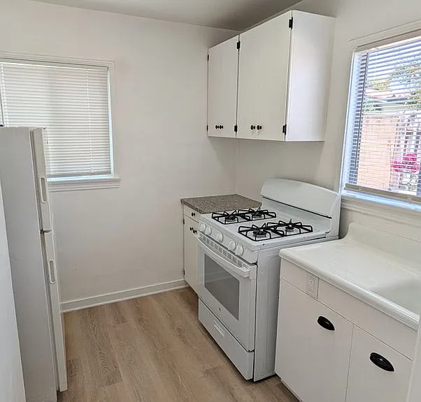 3721 Locust Ave — Photo 3