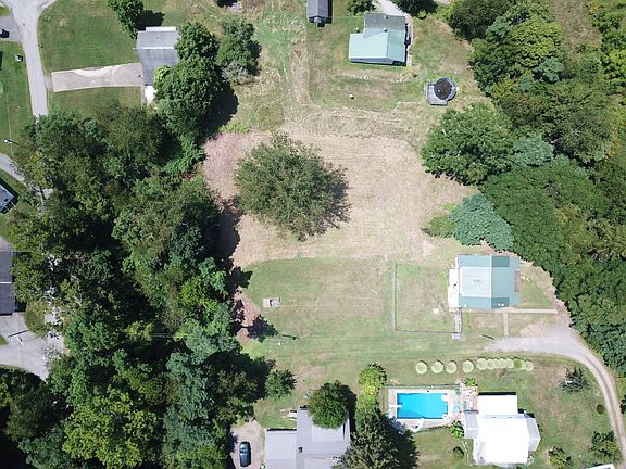 3rd image of 2416 Serene Ln
