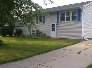 2918 W 73rd Pl, Merrillville, IN 46410