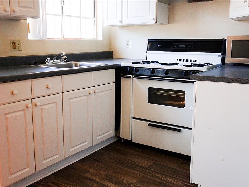 1st image of 821 Gramercy Dr APT 105