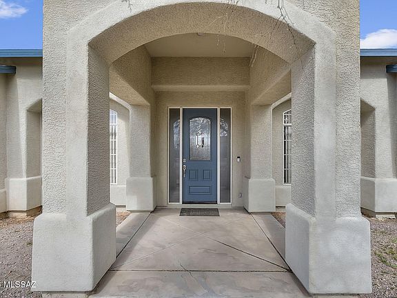 3rd image of 742 Via Vanilla