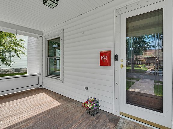 4th image of 1403 W Main St