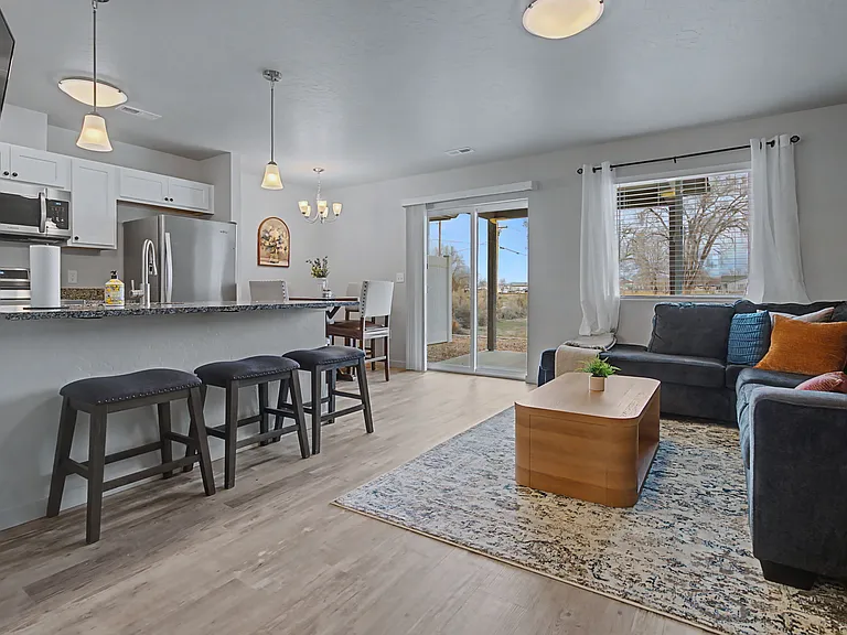 2350 Glen Canyon Ave #B — Photo 6