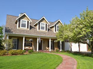 W159N7465 Pinewood Cir, Menomonee Falls, WI 53051