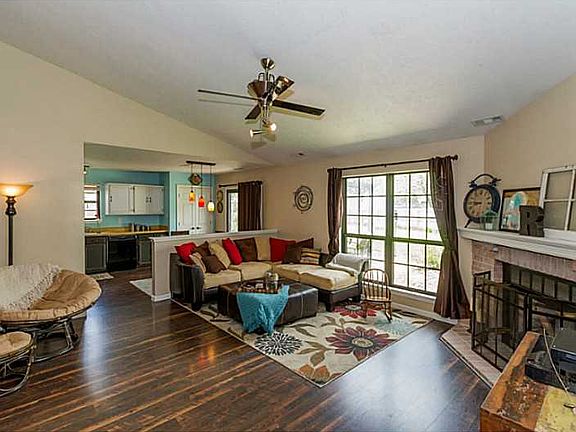 4th image of 148 Briarwood Ct