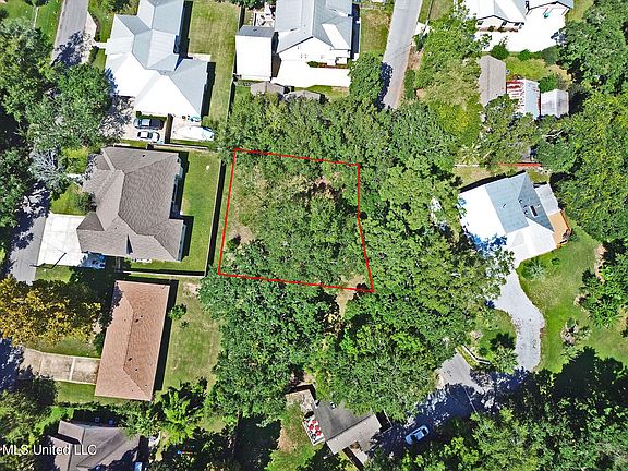 5th image of Forest Hill Dr