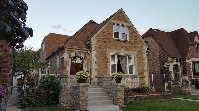 2nd image of 3341 N Oak Park Ave