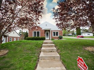 2097 Morningview Rd, Dubuque, IA 52001