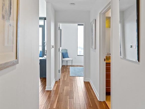 2nd image of 38 N Almaden Blvd Unit 1619