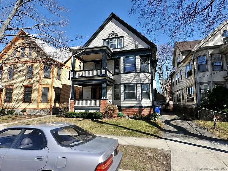 251 Sherman Ave — Photo 1