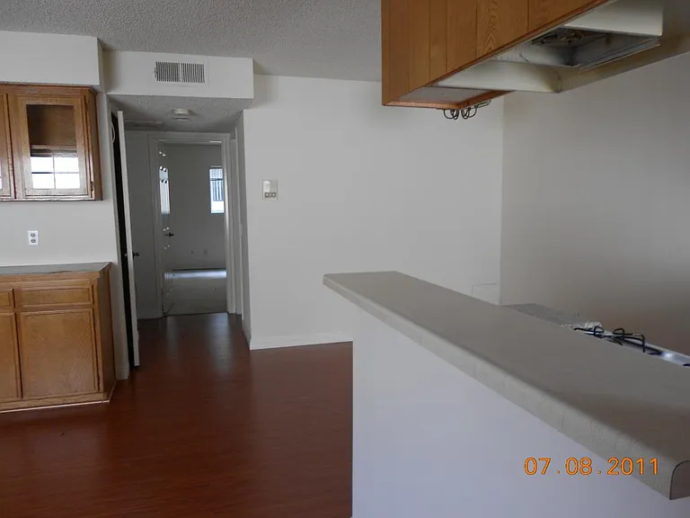 409 W Dryden St #G — Photo 10