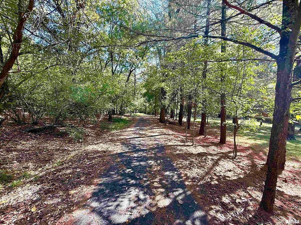 592 Brush Hill Rd, Carbondale, IL 62901 | MLS #EB460580 | Zillow