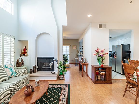 5th image of 14031 Astoria St Unit 108