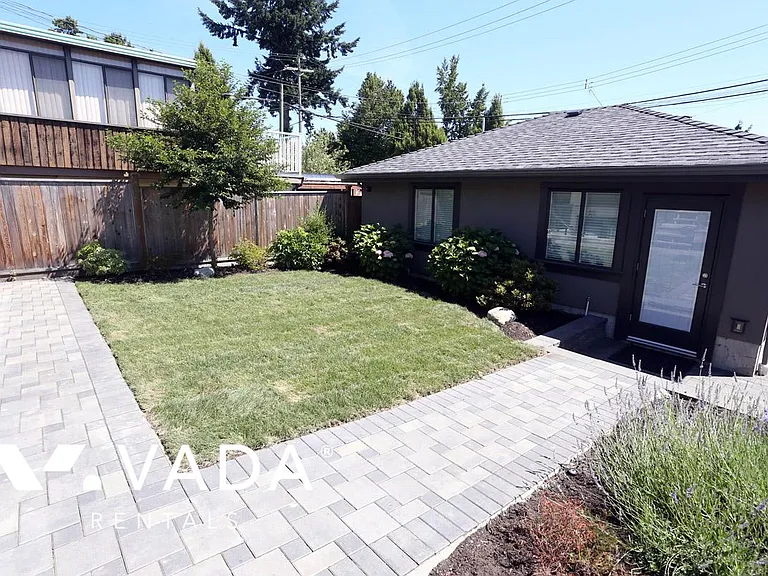 1686 E 56th Ave — Photo 2