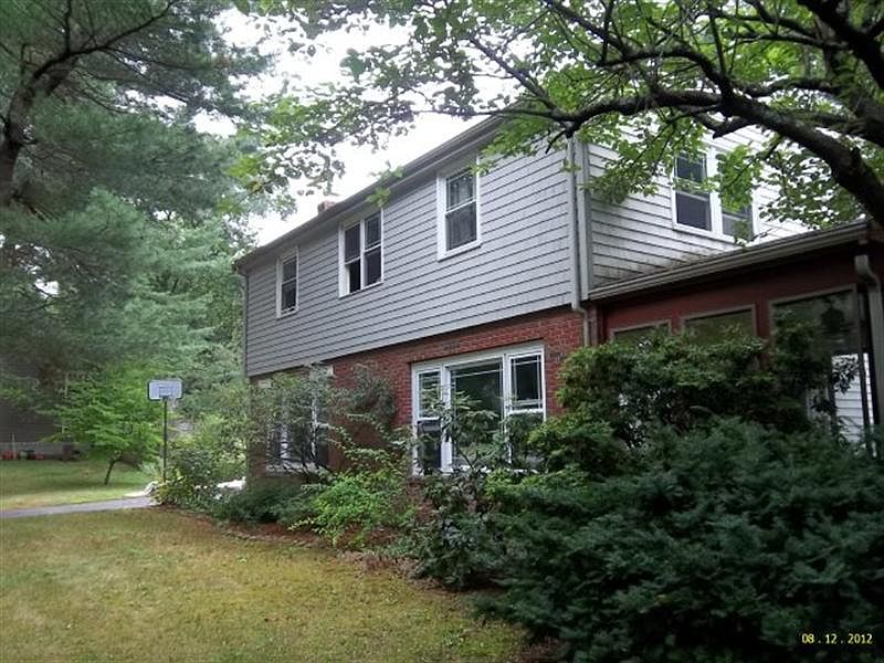 2nd image of 28 Woodlock Rd
