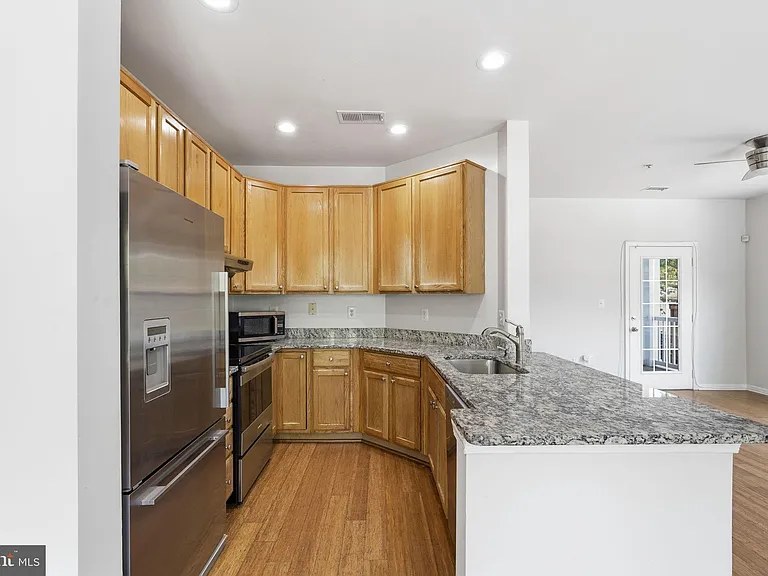 6495 Tayack Pl #204 — Photo 8