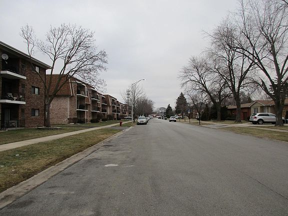 3rd image of 8820 S Mobile Ave