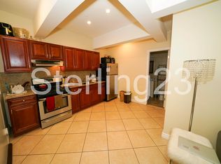 20-21 Steinway St #2H, Astoria, NY 11105