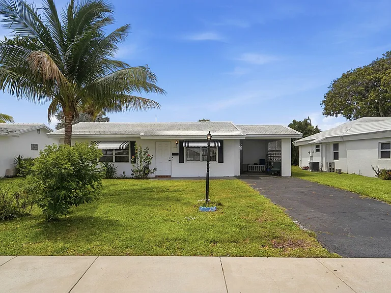 220 Leisure Blvd — Photo 16
