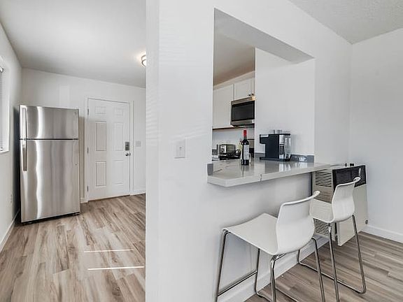 5th image of 612 S 18th St APT 2