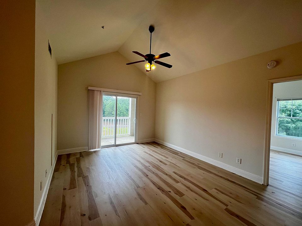 1st image of 3427 Town Creek Cir