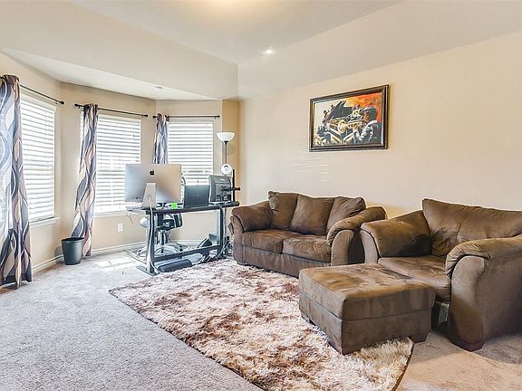 4th image of 5627 Mountain Hollow Dr