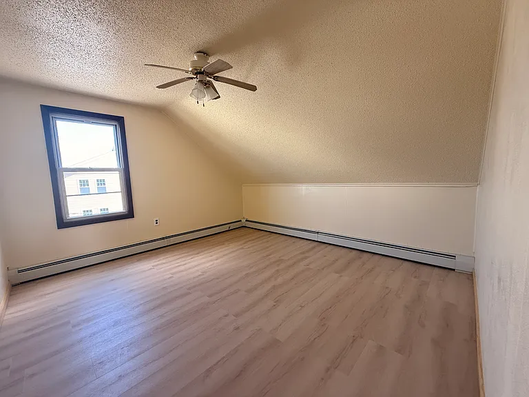 40 Webb St #3 — Photo 10