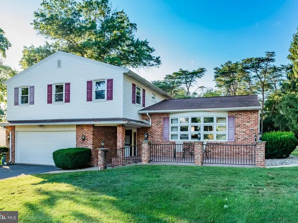 101 Sunset Dr, Carlisle, PA 17013