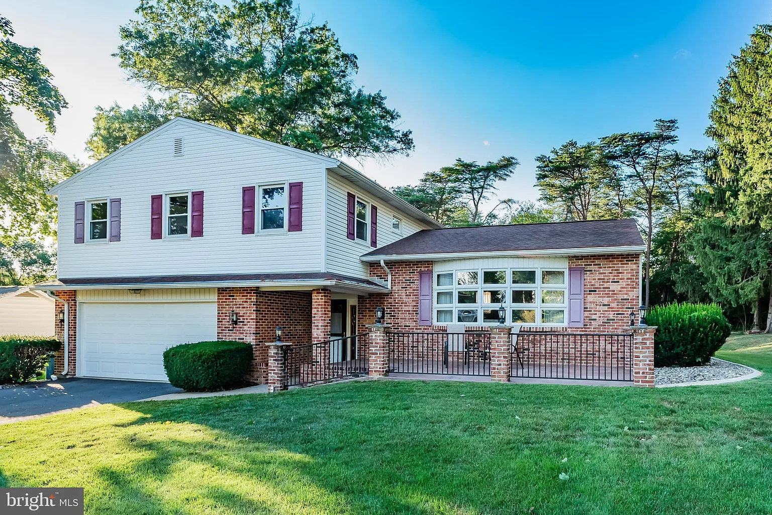 101 Sunset Dr photo 1