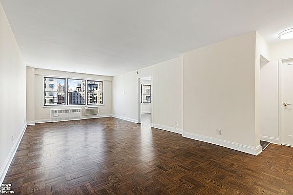 1st image of 200 E 15th St APT 11H