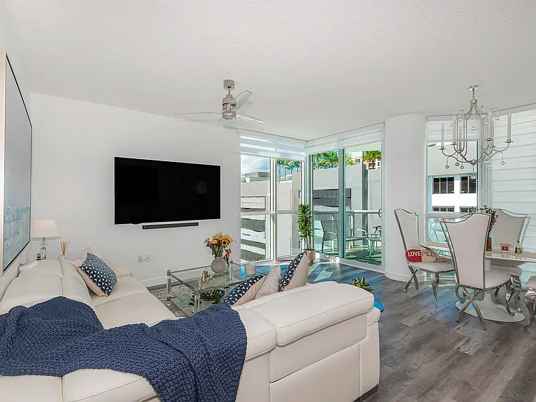 111 SE 8th Ave #705 — Photo 33
