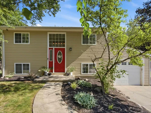 715 N Conklin Rd, Lake Orion, MI 48362