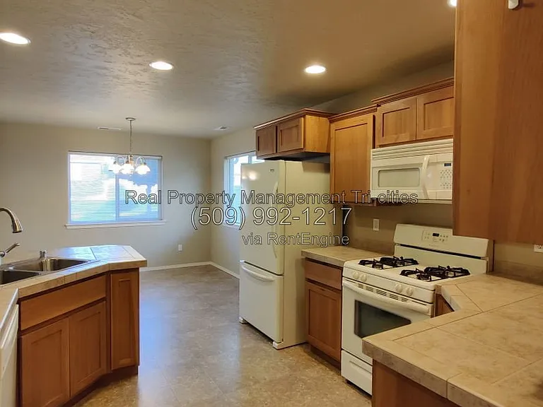 2667 Torrey Pines Way — Photo 8