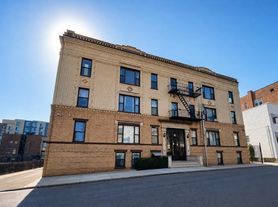 39 Newkirk St, Jersey City, NJ