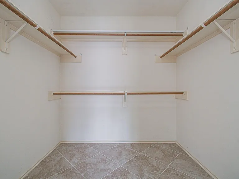 11714 Sweet Willow Ct — Photo 33