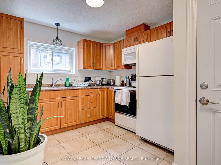 205 Liverpool St #A — Photo 9