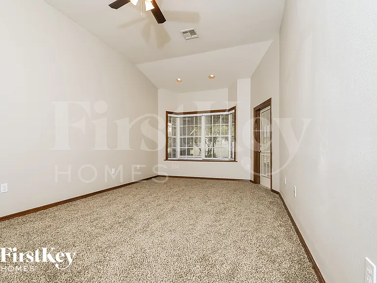 5349 Montserrat Dr — Photo 8