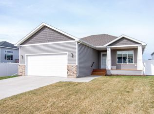2760 Westwood St W, West Fargo, ND