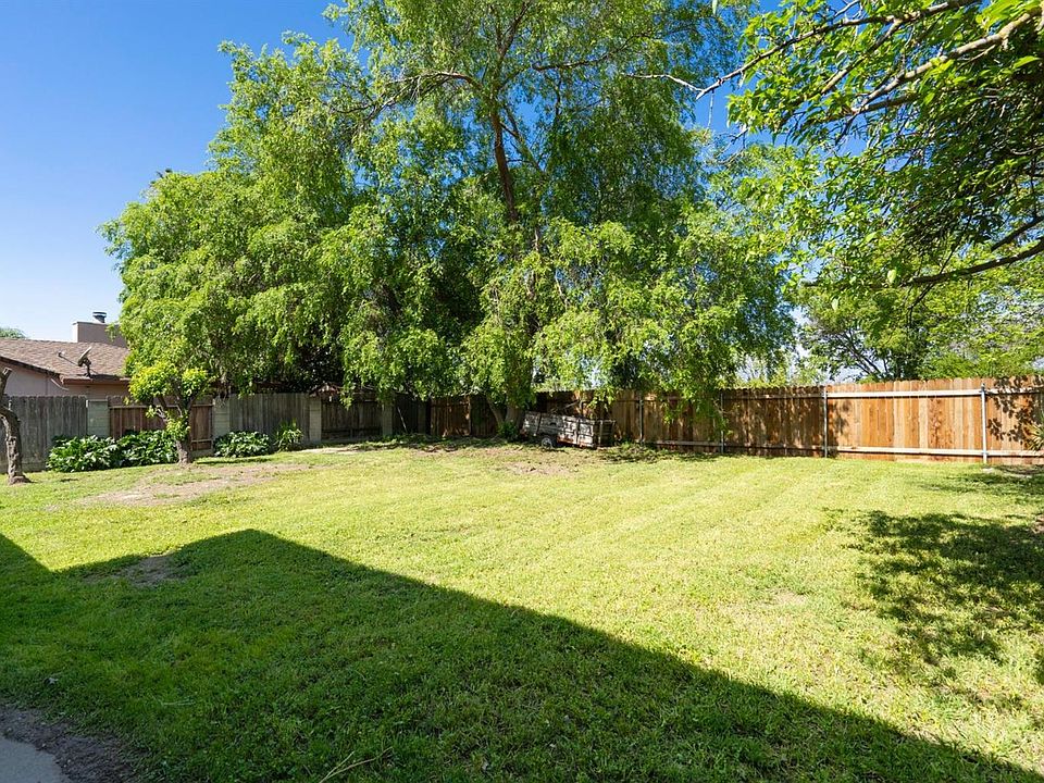 2nd image of 5843 Revelstok Dr